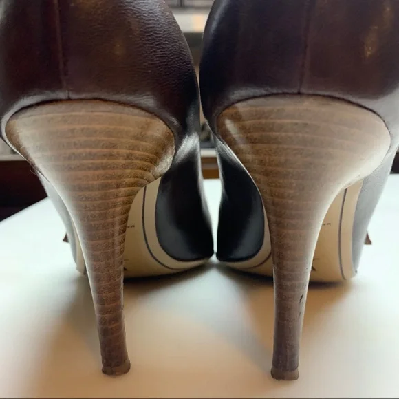 Louis Vuitton | Gina Brown B01003 Formal Pumps - Picture 10 of 16